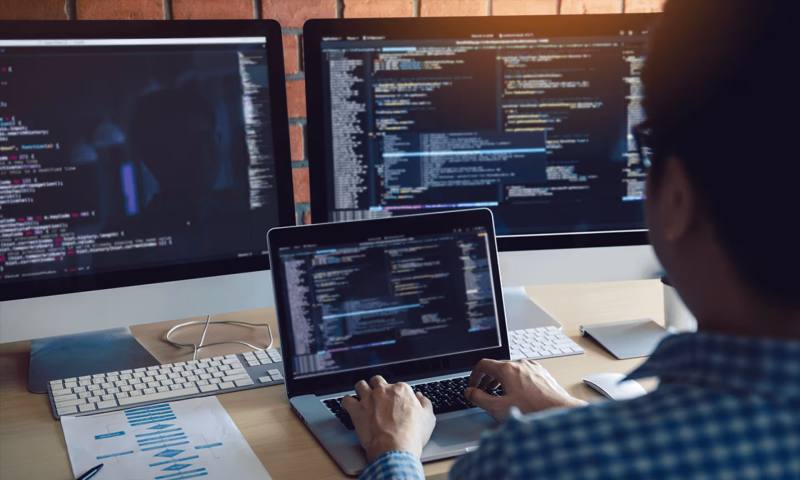 数据科学选型：R与Python如何赋能江州区网站建设？